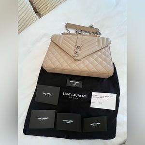 YSL MEDIUM ENVELOPE IN QUILTED GRAIN DE POUDRE EMBOSSED LEATHER SHOULDER BAG